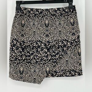H & M BLACK CREAM AND BLUE SKIRT IN EMBROIDERY‎ LOOK FABRIC WITH BACK ZIPPER